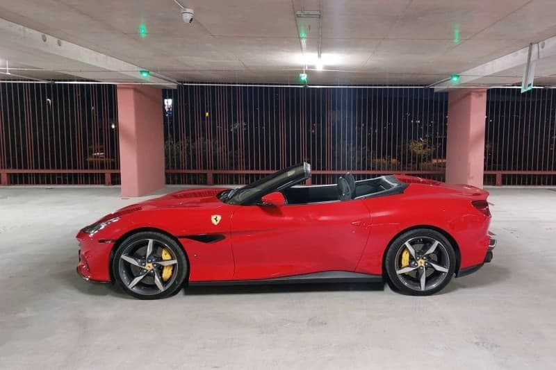 Vožnja s Ferrari Portofino M (sovoznik) / 1-3 osebe / 30 minut